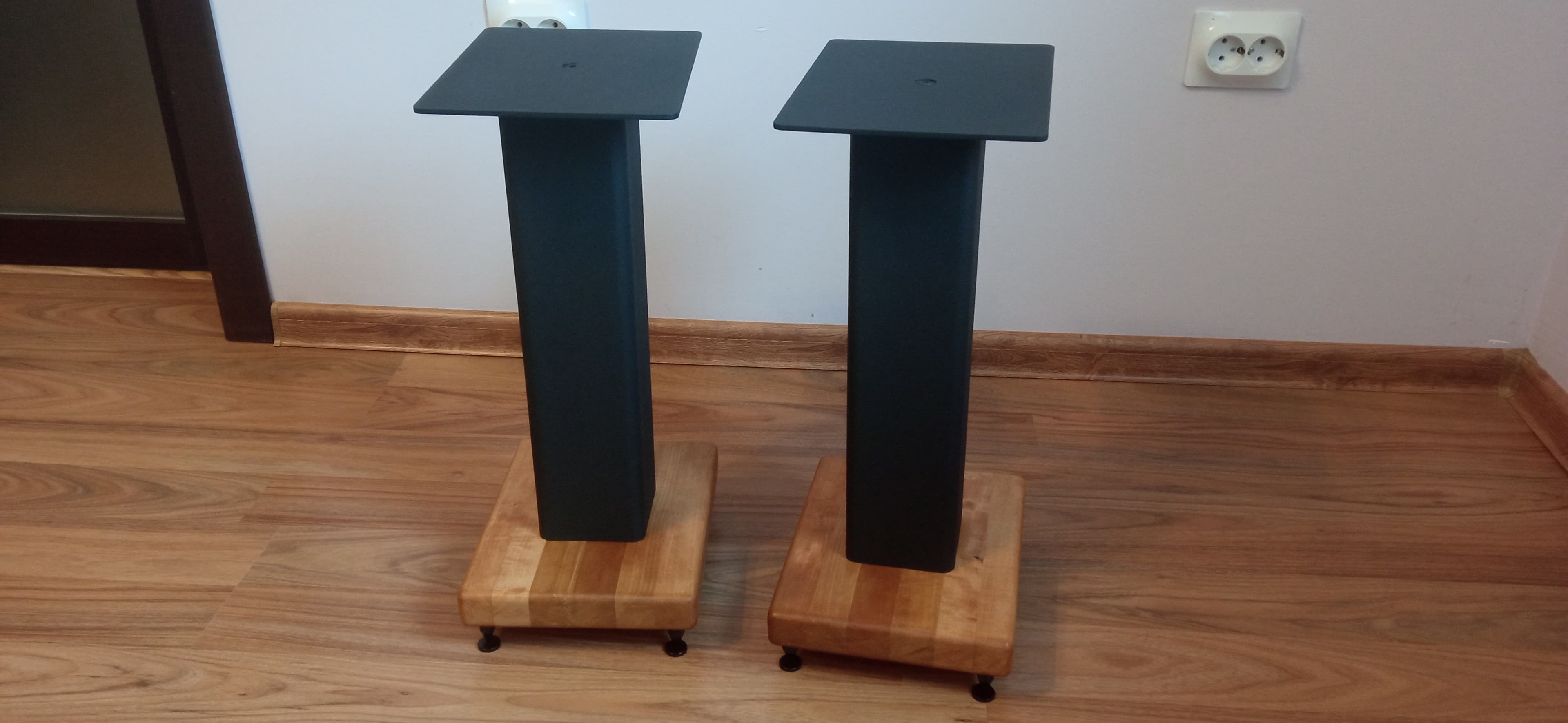 Стойки под KEF LS50 4